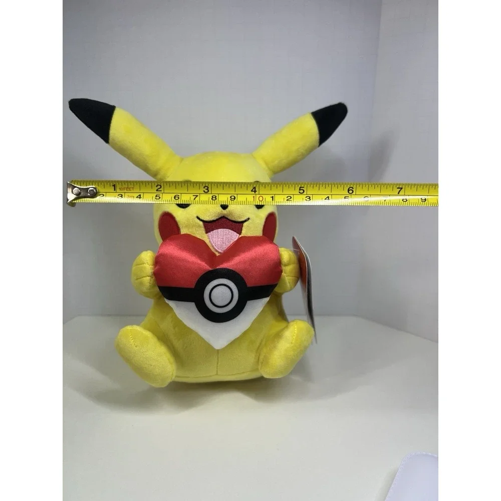 Pokemon Valentines Pikachu‎ Holding Heart Pokeball 8